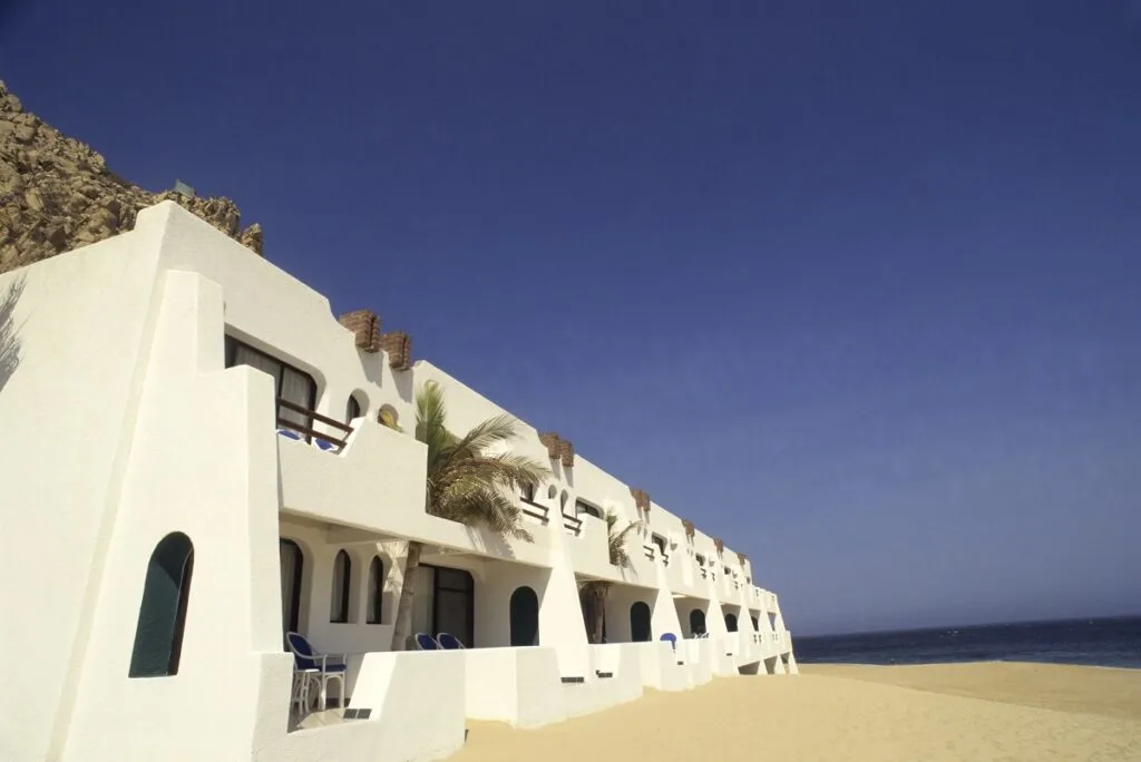 Hotels In Los Cabos Predict 350 Thousand Tourists For March: Largest Estimate In History