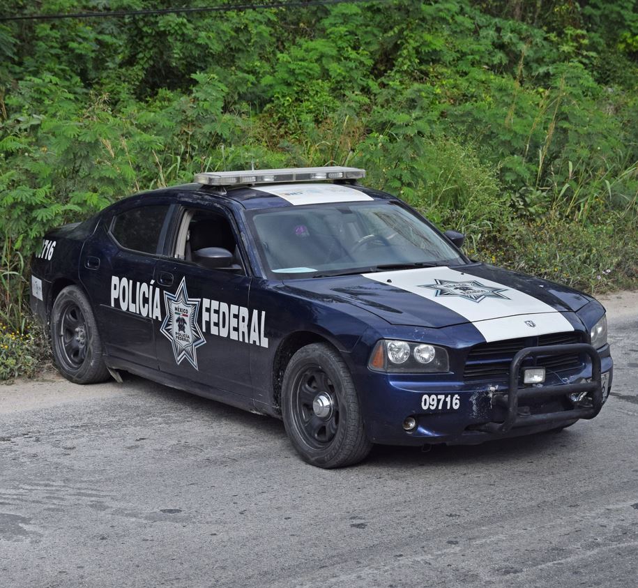 Federal Police Car in Cabo Road