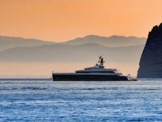 C:\Users\Gerardo\Desktop\Russian Oligarch Continues To Navigate With Mega Yacht In Los Cabos Area.jpg
