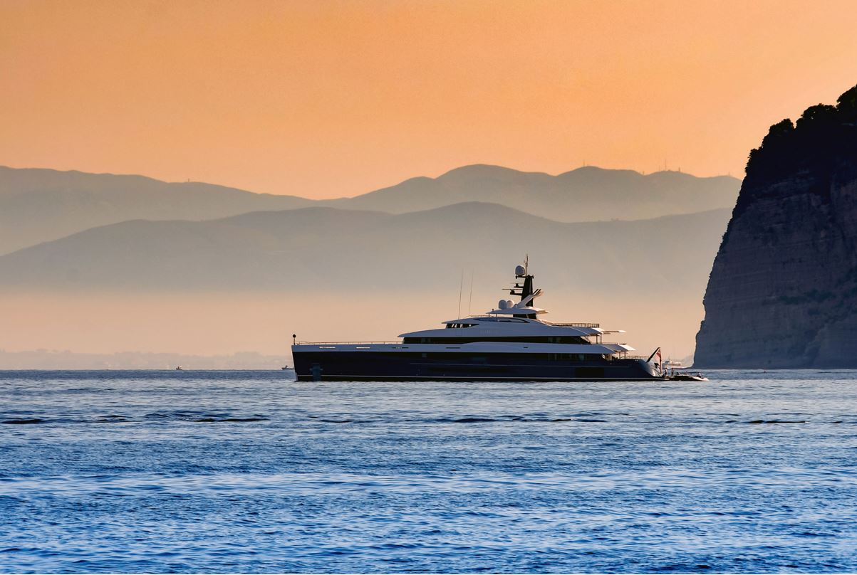 russian yacht cabo