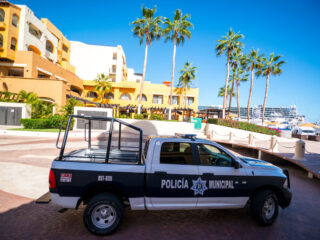 Los Cabos Beach Vendors Arrested For Distributing Drugs