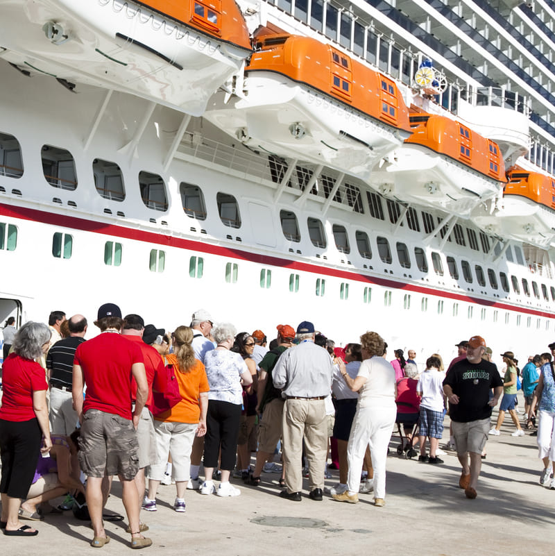 line outside cruise ship