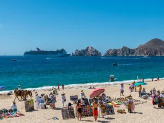Los Cabos To Limit Number Of Vendors After Multiple Arrests