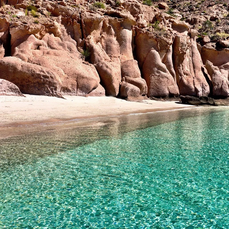 Turquoise waters at Isla Espiritu Santo