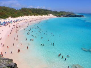 Los Cabos Receiving Over 500 Weekly Flights Amid Tourism Boom