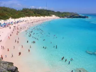 Los Cabos Receiving Over 500 Weekly Flights Amid Tourism Boom