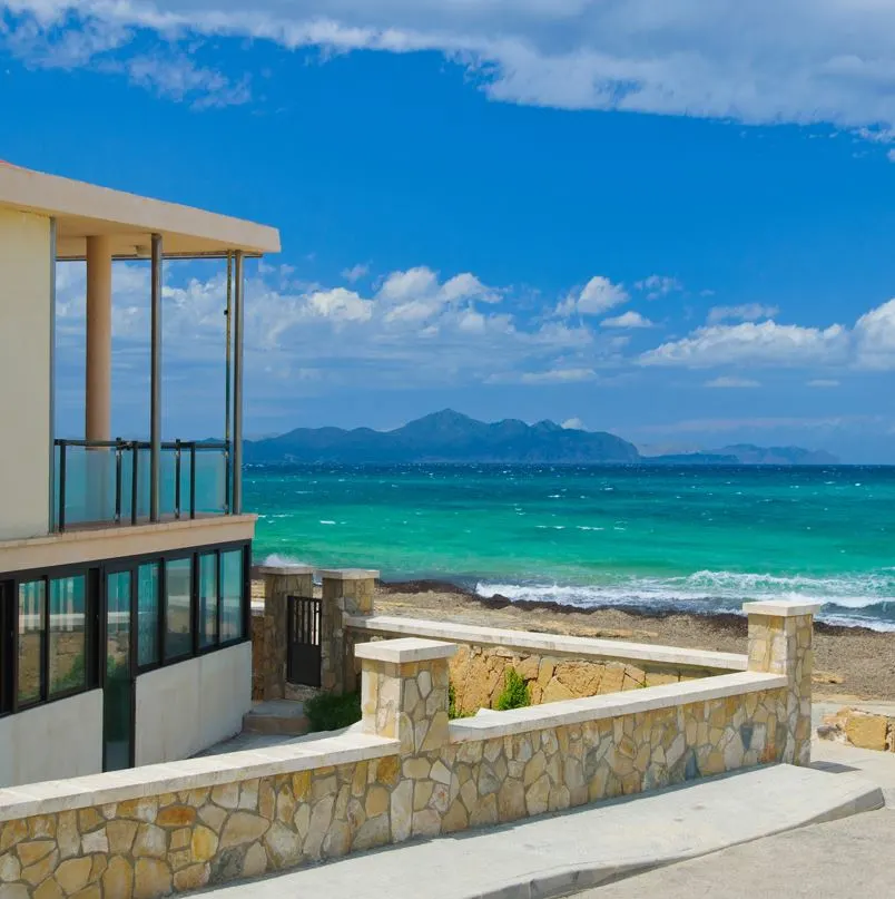 Luxury villa near the ocean
