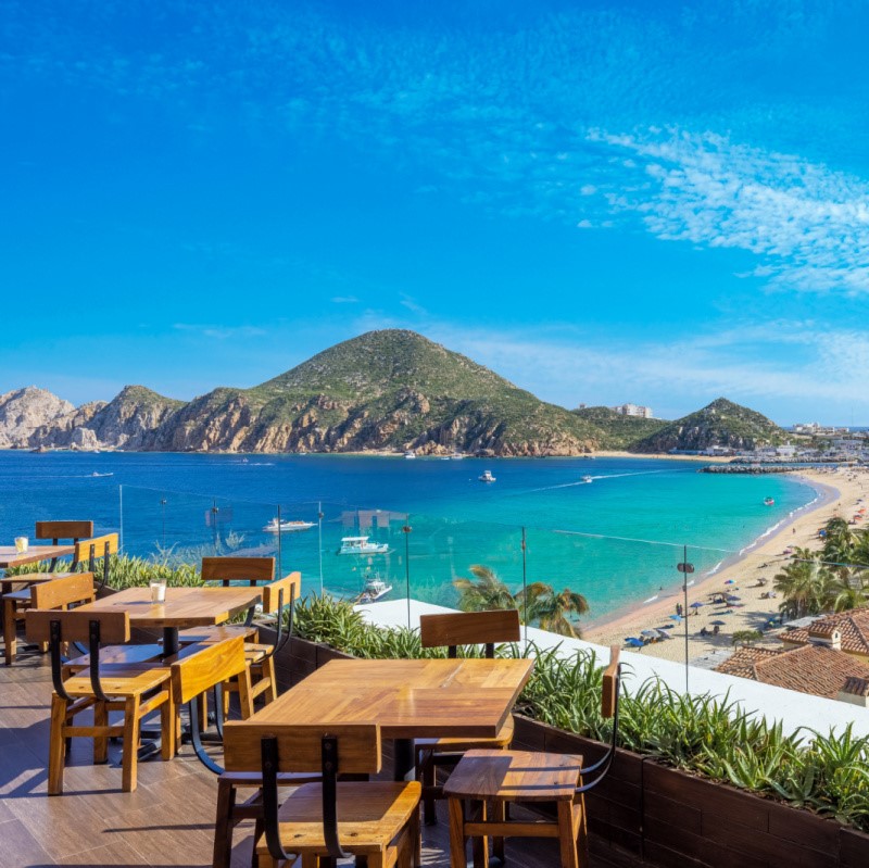 Beachfront restaurant in Los Cabos with ocean views