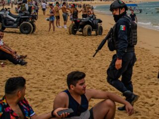 Los Cabos Authorities Launch Operations To Keep Beaches Safe