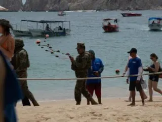 100 Soldiers Will Protect Tourists In Cabo Until End Of Summer 