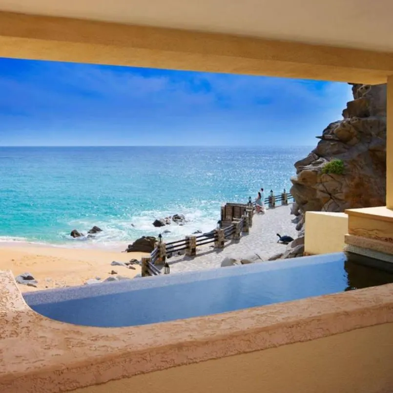 In room jacuzzi overlooking the sea