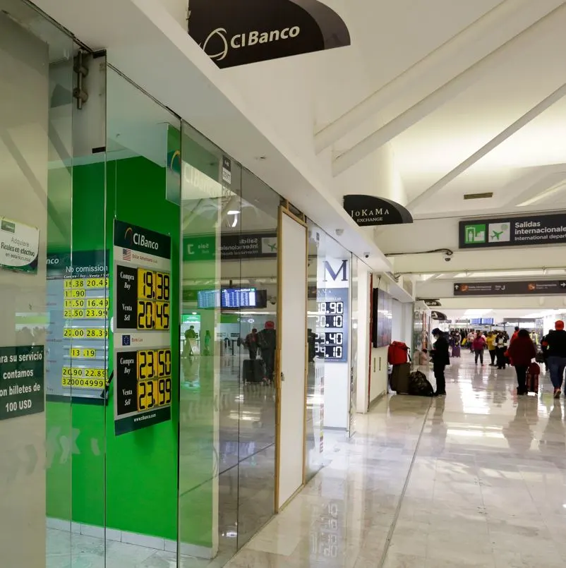 Exchange at a Mexico airport