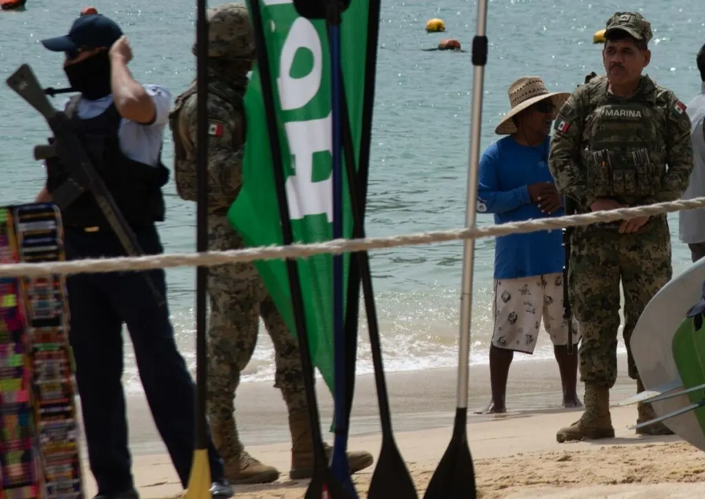 Soldiers Deployed On Los Cabos Beaches To Prevent Crime