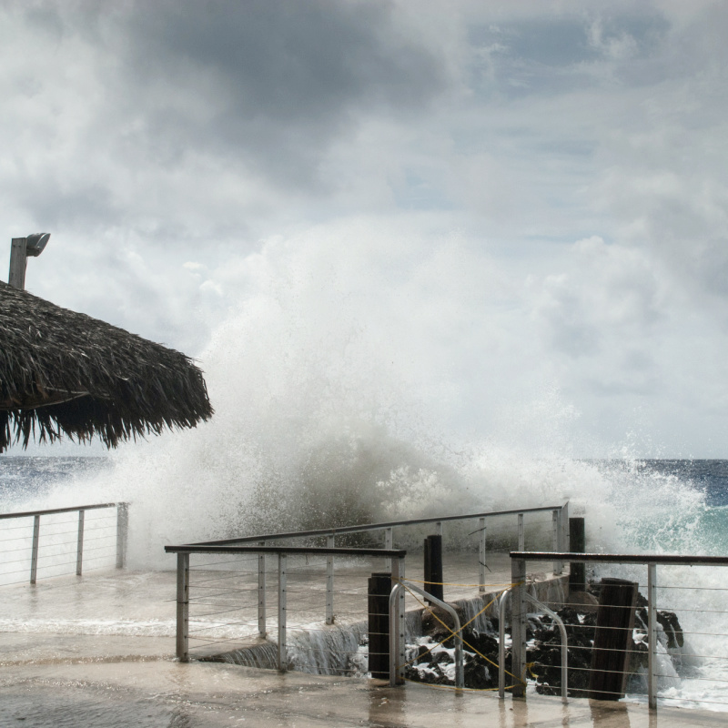 Hurricane strength waves hit Los Cabos coastline