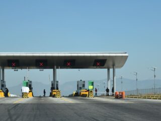 Toll Booth On Route To Los Cabos Airport Causing Traffic Delays For Tourists Heading Home