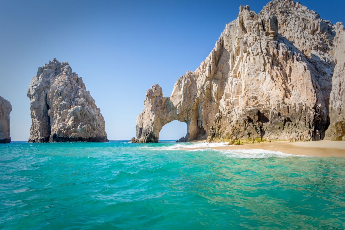 Lover's Beach and the Los Cabos Arch at Land's End