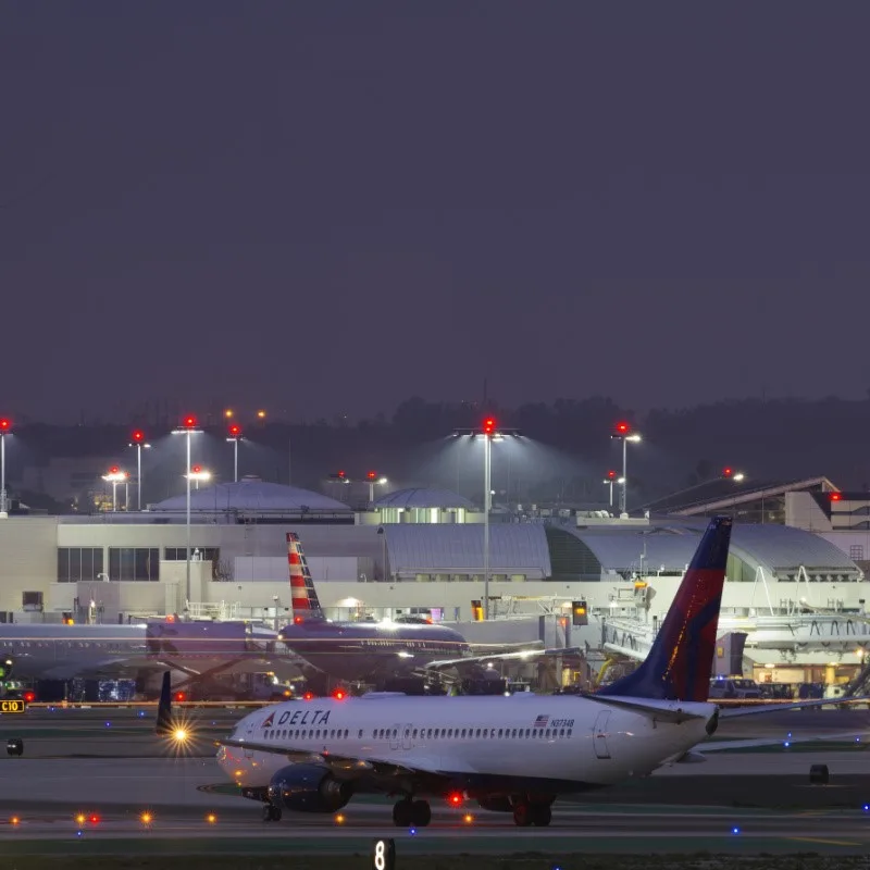 Delta Flight Returning to Los Angeles Airport from Los Cabos