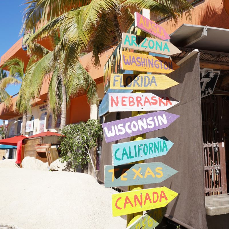Post with the supposed directions in which different states are from Los Cabos