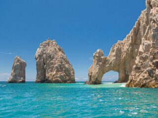 Top Ways to Score Cheap Or Free Flights to Los Cabos