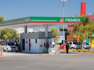 American Tourist In Los Cabos Has Credit Card Swapped And Maxed Out After Buying Gas