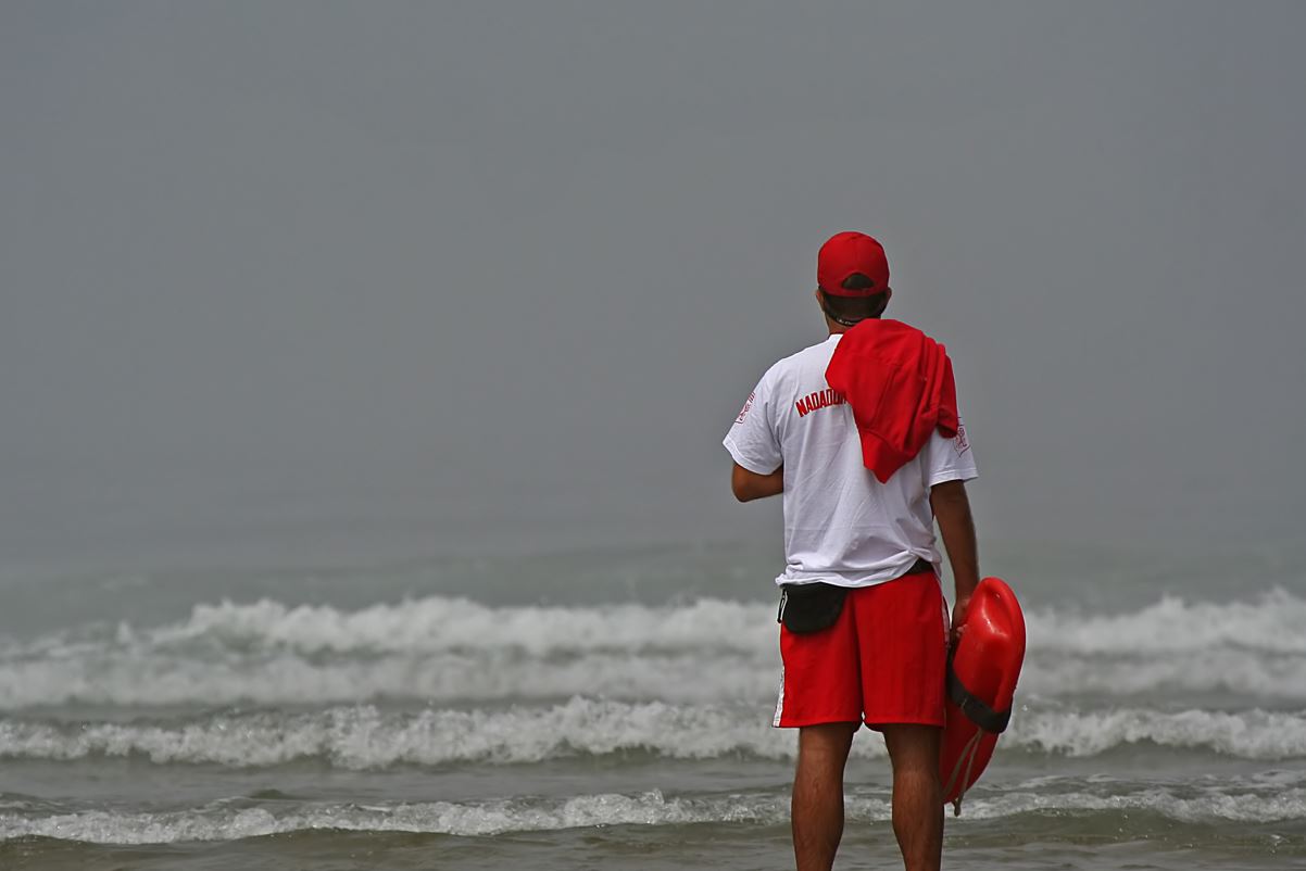 Los Cabos Adding Lifeguards Ahead Of Spring Season To Keep Tourists Safe