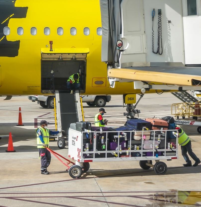 Unloading a Spirit airplane at an airport