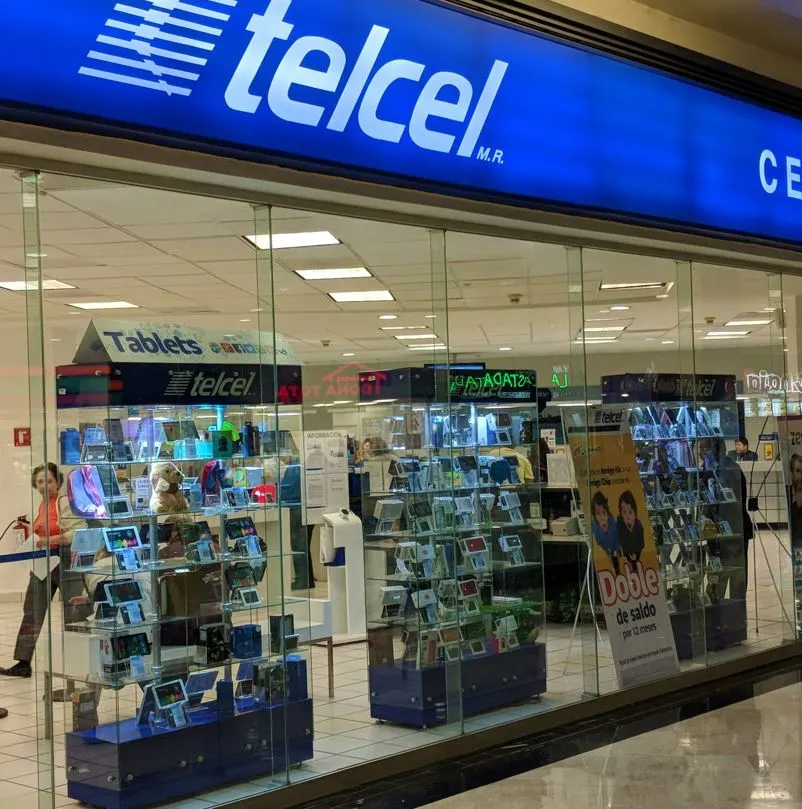 Telecel store selling cell phones at a Mexican shopping mall
