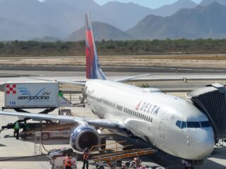 This Is The Busiest Day To Fly Into Los Cabos Airport Right Now