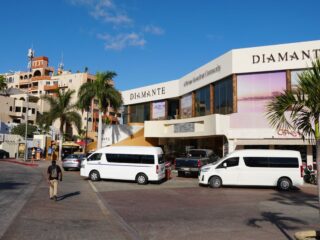 Uber XL For Small Group Transportation Now Available In Los Cabos