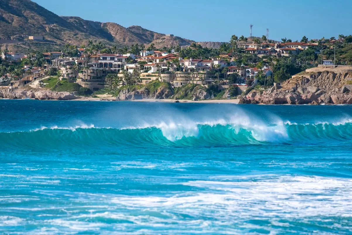 Los Cabos Tourists Warned Of Getting Too Close To Ocean As Intense Swells Create Danger