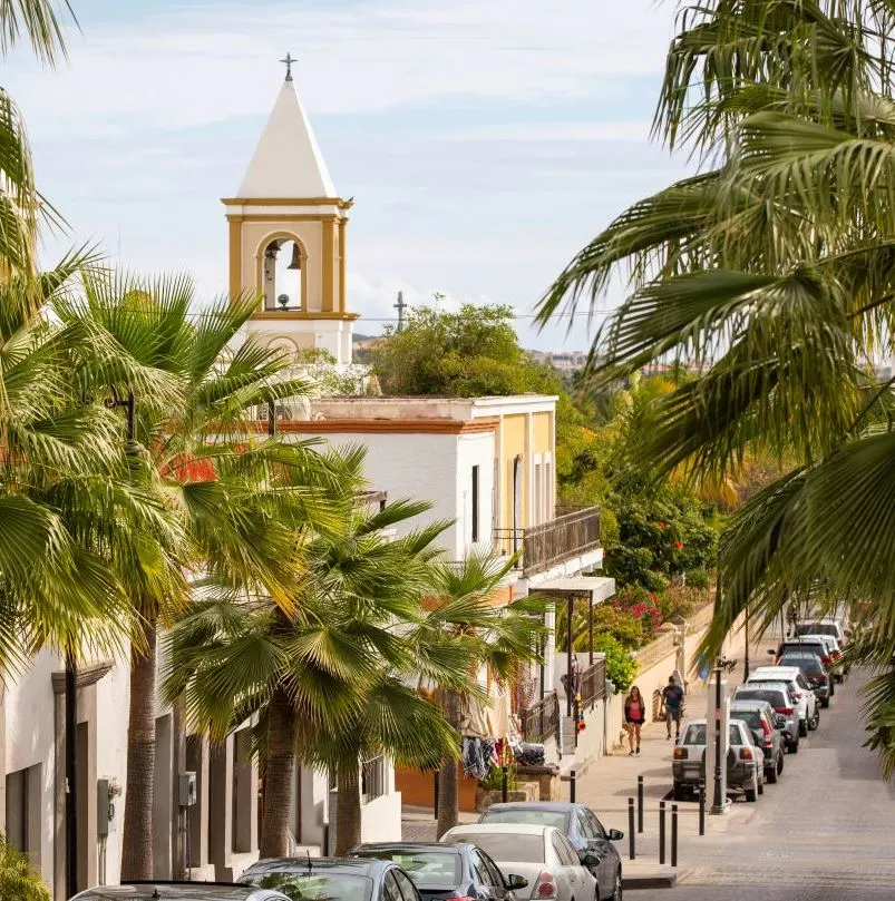 Daytime street scene of San José del Cabo’s historic city center.