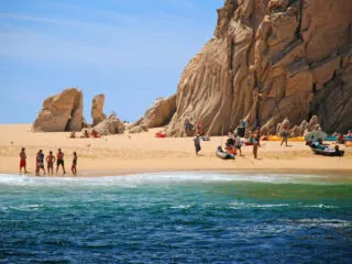 Nearly All Tourists In Los Cabos Are American, Here’s Why They Can’t Get Enough