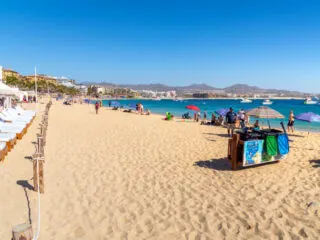 Los Cabos Tourists Urged To Take Extreme Precautions On Nearly All Beaches Right Now