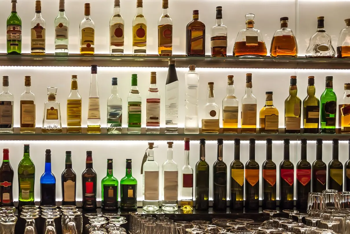 Los Cabos Authorities Cracking Down On Illegal Bars To Keep Tourists Safe
