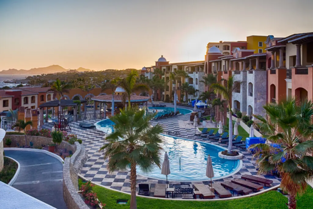 6 Reasons To Choose A Los Cabos All-Inclusive Over An Airbnb