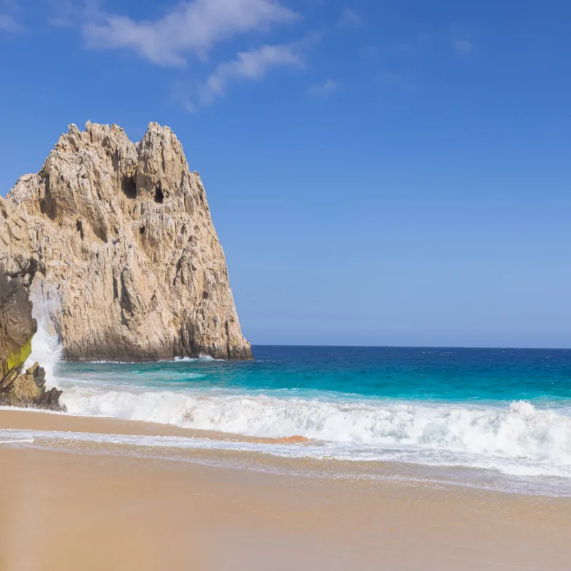 pretty beach in los cabos