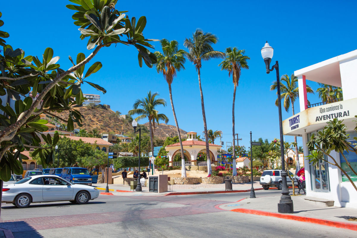 Vehicles on Los Cabos roadway