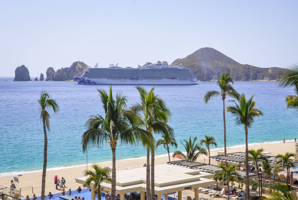 View of cruise ship in los cabos