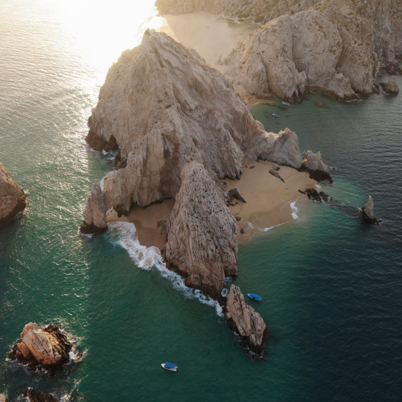 Beautiful-rock-formation-seen-from-above-in-Los-Cabos-on-a-sunny-day