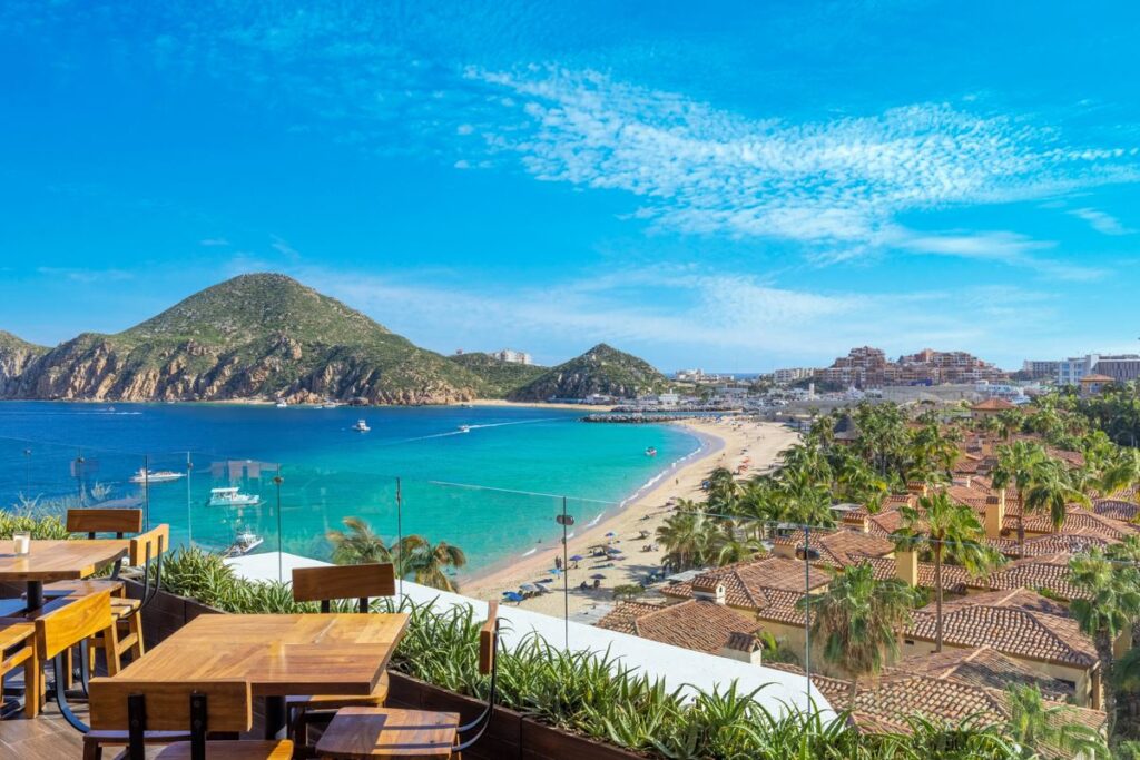 3 Reasons Why Americans Are Flocking to Los Cabos This Winter 