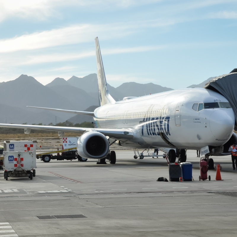 Alaska Airlines plane in Los Cabos