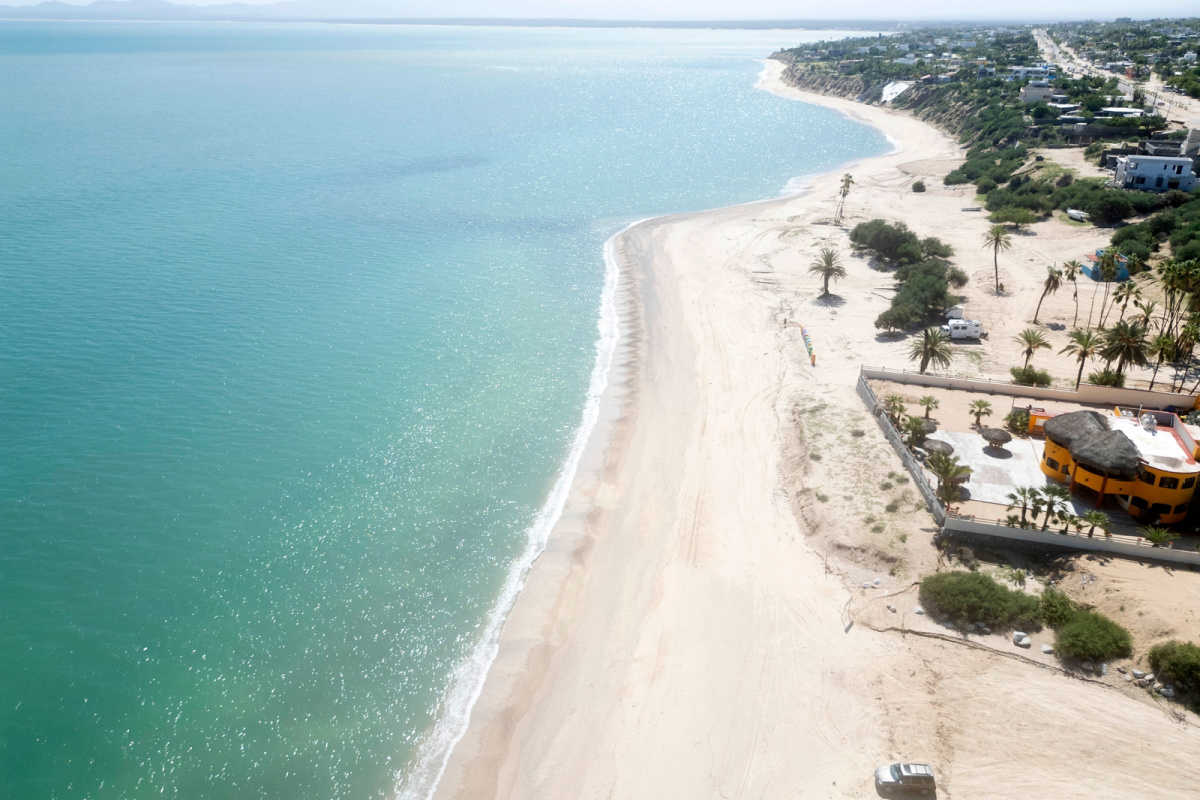 isolated-beach-in-el-sargento-mexico
