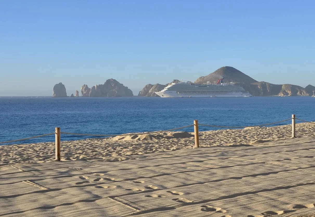 No More Private Beaches In Los Cabos! Residents Protest