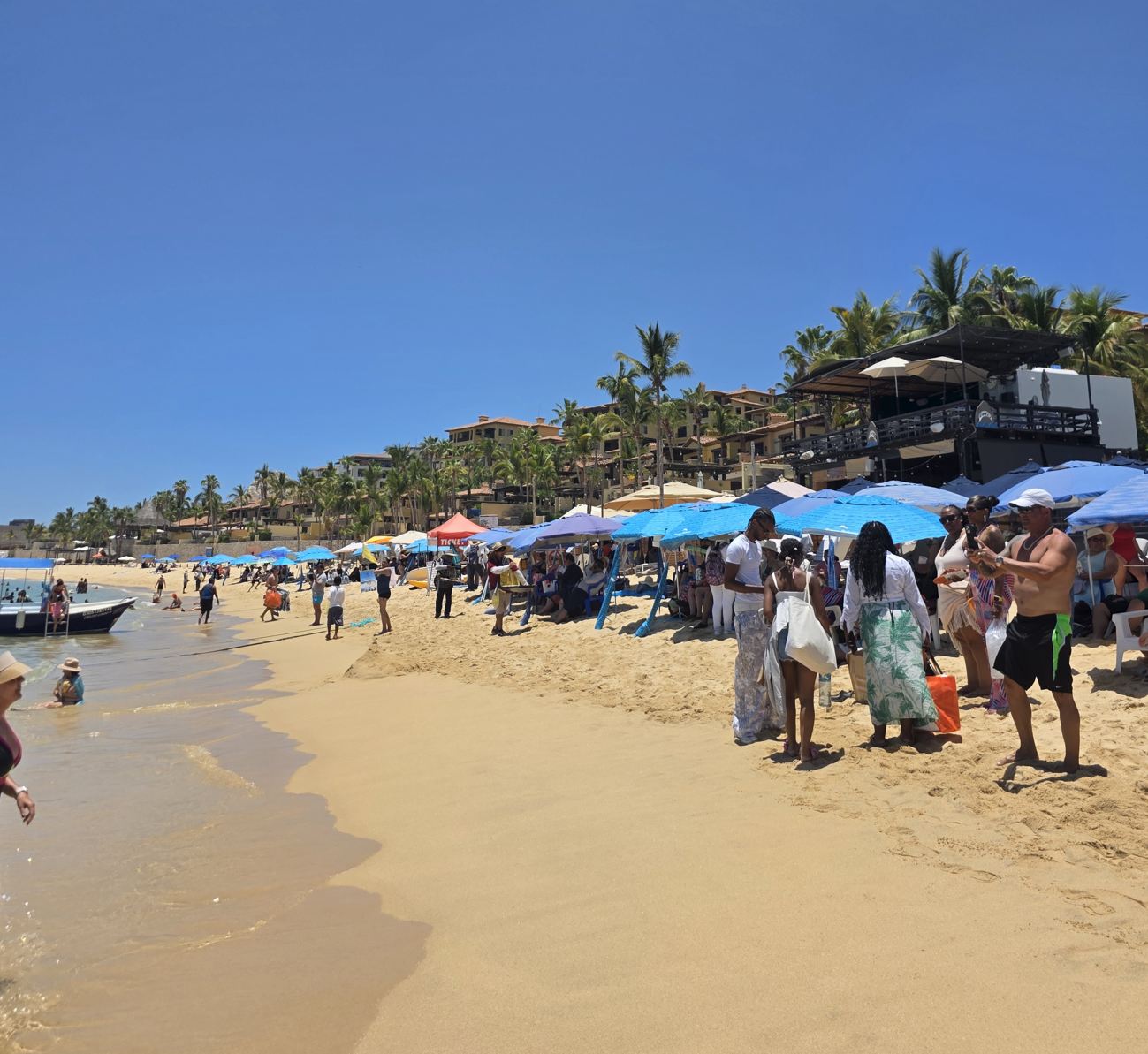 Medano Beach Cabo Vibe