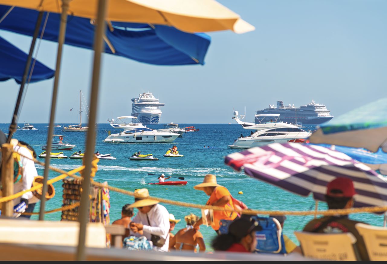 How Busy Are The Resorts In Los Cabos During Peak Season? How To Plan For The Crowds