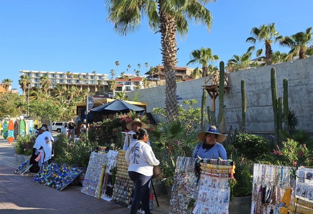 This Is The One Item You Should Never Buy From Cabo Vendors According To Traveler Forums