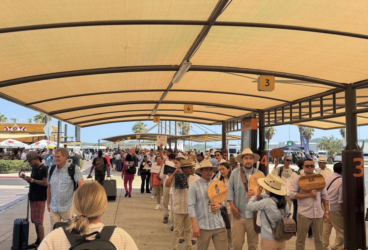 Federal Authorities Announce Uber Is Not Permitted To Operate At Los Cabos Airport