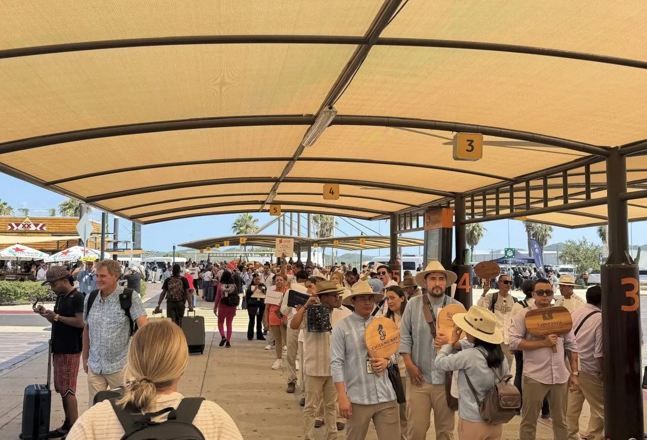 Federal Authorities Announce Uber Is Not Permitted To Operate At Los Cabos Airport