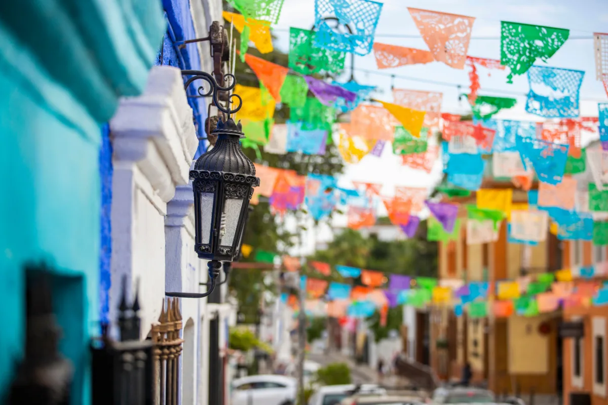 Daytime street scene of San José del Cabo&rsquo;s historic city center.