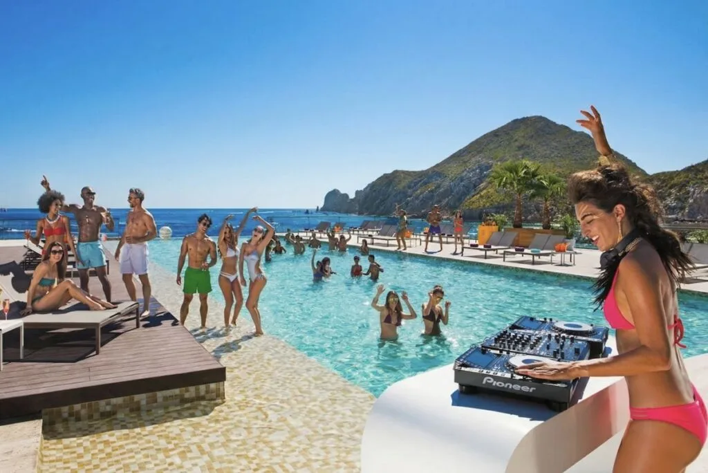 These Are The Top 3 Resorts For A Girls' Trip To Cabo Depending On Your Vibe
